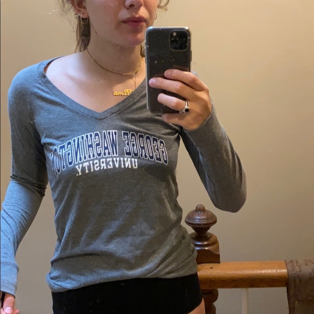 George Washington University Long sleeve v neck!